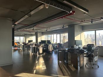 KOZYATAĞI  METRO istasyonuna yürüme mesafesi nde katta tek 600 metre² nitelikli ofis