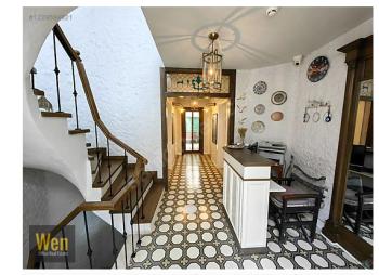 ÇEŞME MERKEZDE BİNA,8 ADET 1+1 EŞYALI DAİRE, BAHÇE+ORTAK ALANLAR