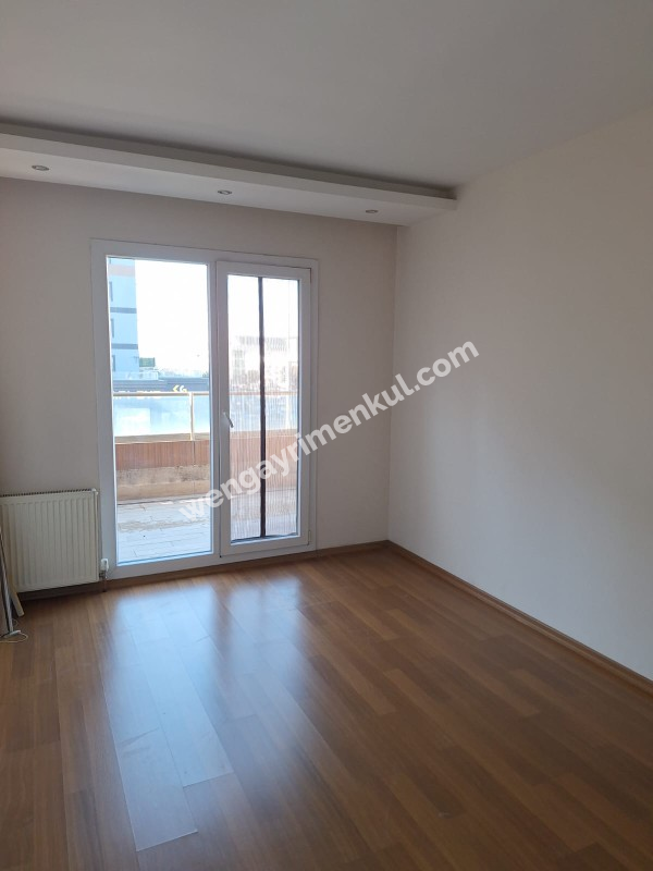 Beylikdüzü Kavaklı Mah. Harika Lokasyonda Çift Banyolu Kiralık 2+1 Daire!