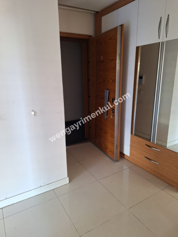 Beylikdüzü Kavaklı Mah. Harika Lokasyonda Çift Banyolu Kiralık 2+1 Daire!