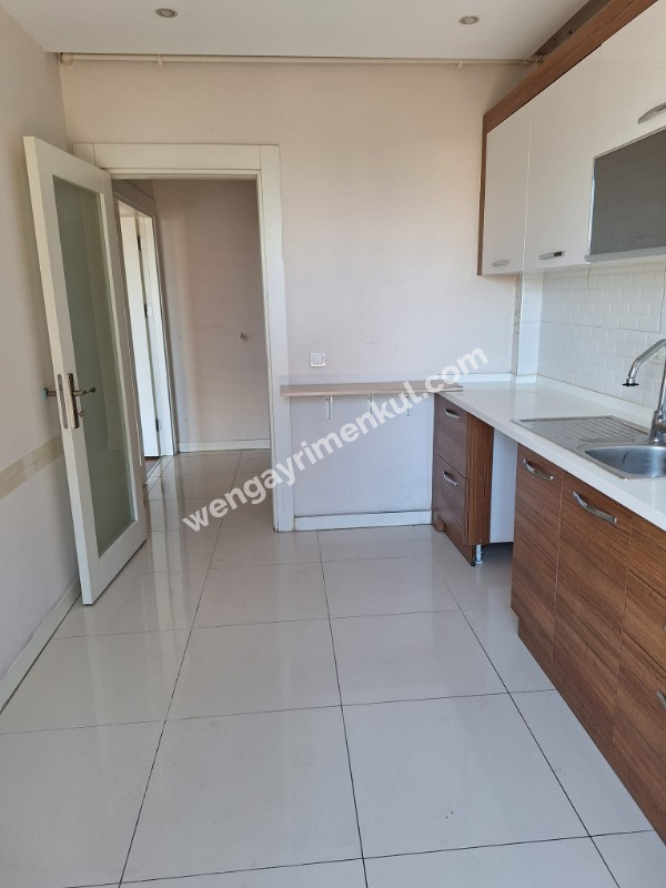 Beylikdüzü Kavaklı Mah. Harika Lokasyonda Çift Banyolu Kiralık 2+1 Daire!