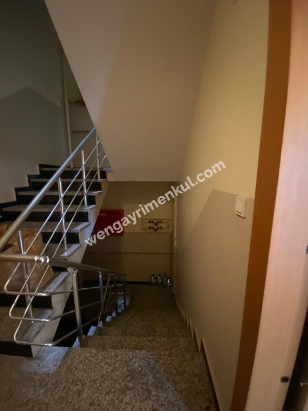 GÜNEY BATI CEPHELİ KAPALI OTOPARKLI ARAKAT DAİRE