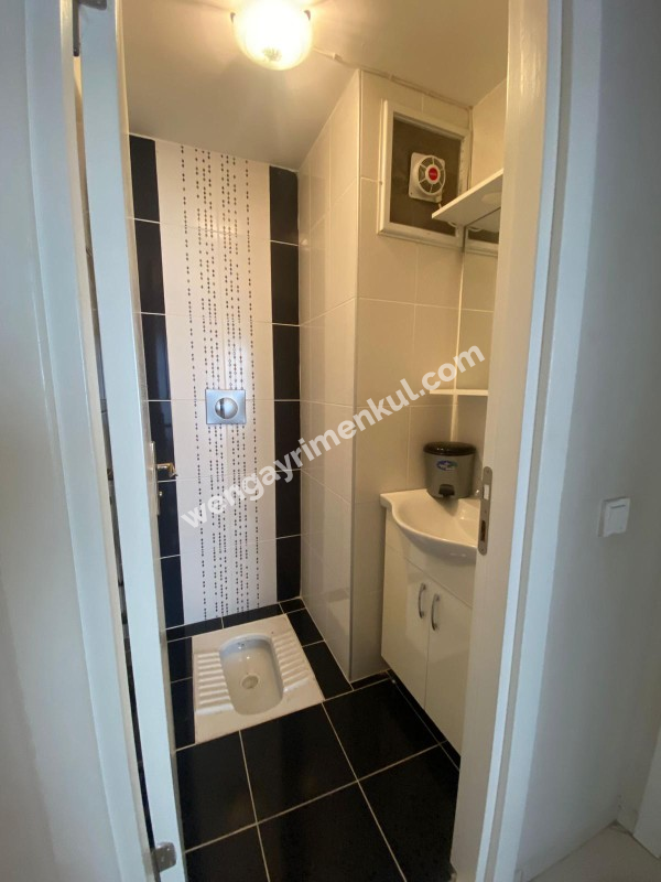 GÜNEY BATI CEPHELİ KAPALI OTOPARKLI ARAKAT DAİRE