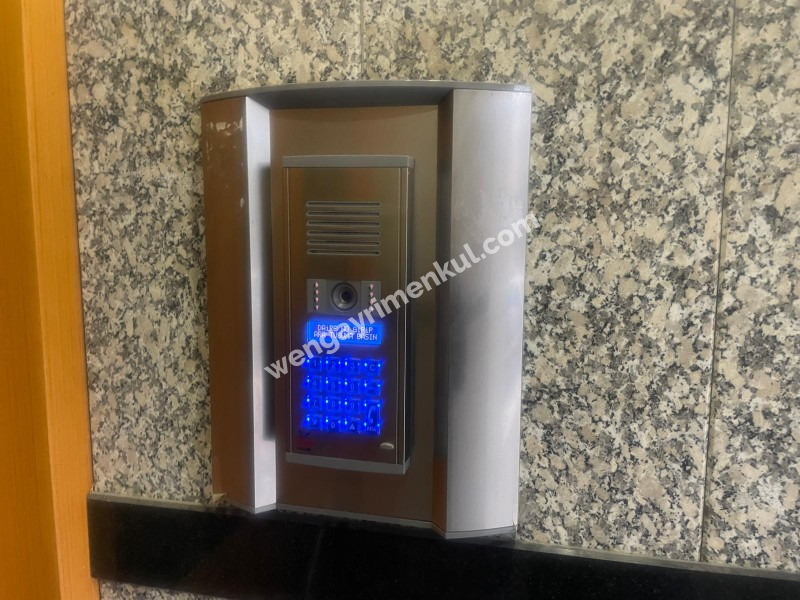 GÜNEY BATI CEPHELİ KAPALI OTOPARKLI ARAKAT DAİRE