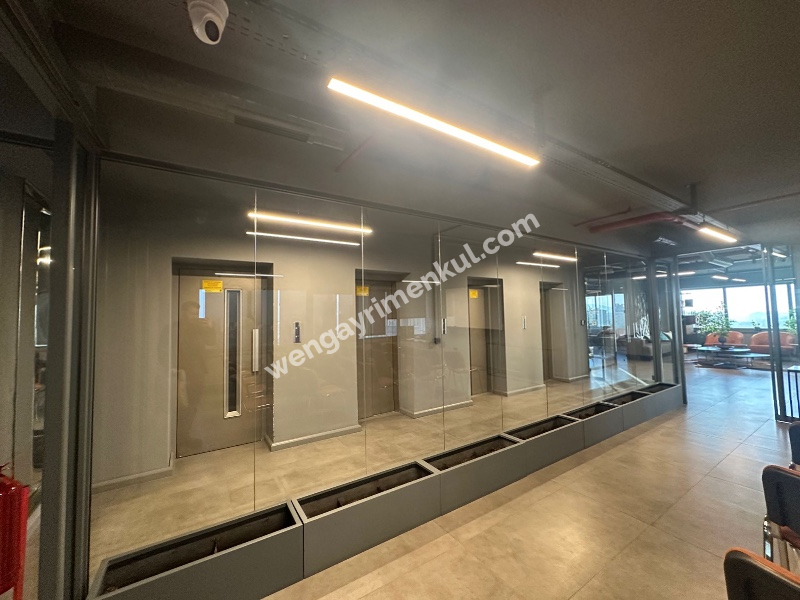 KOZYATAĞI  METRO istasyonuna yürüme mesafesi nde katta tek 600 metre² nitelikli ofis
