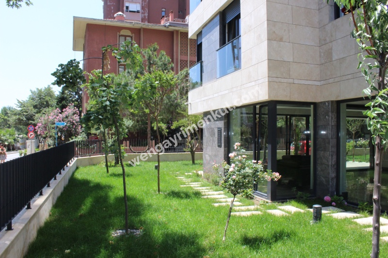 SUADİYE PLAJYOLUNDA CADDEYE 4. BİNADA SATILIK 4,5+1