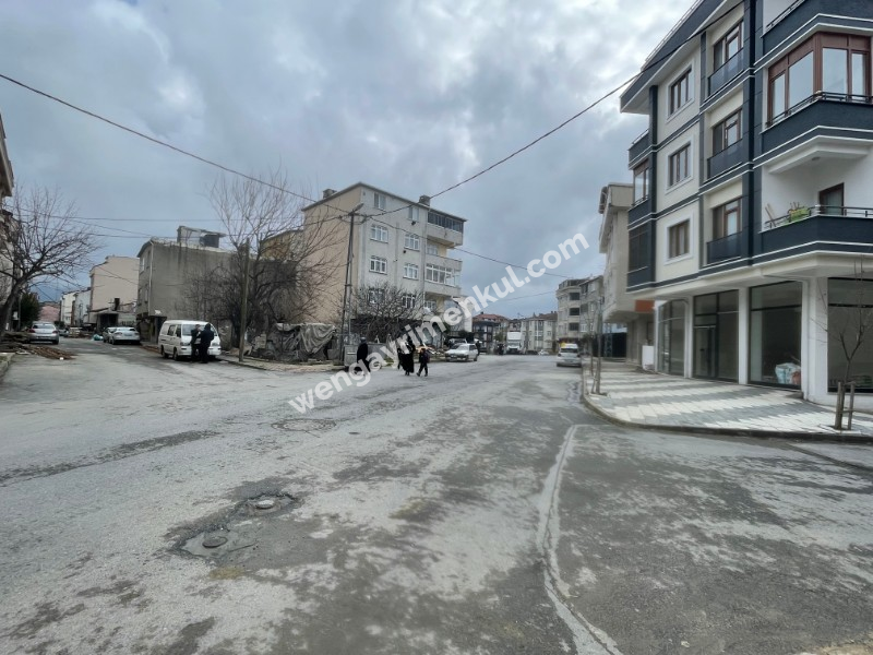 Bolluca Mavigöl Mahallesinde Satılık Dükkan