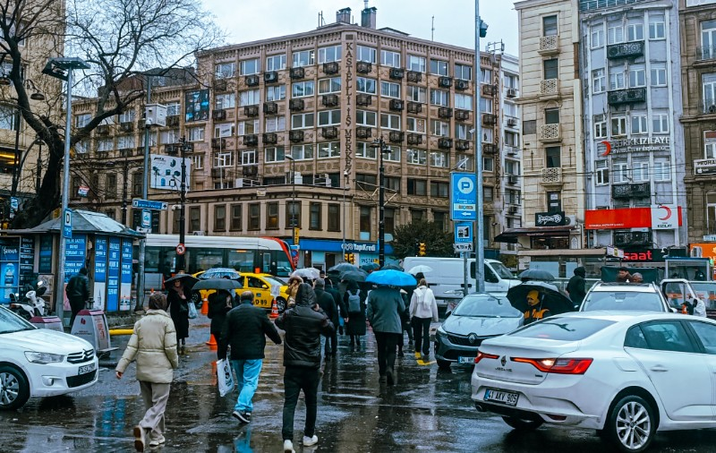 Sirkeci'nin Kalbinde, Kastelli Altın Han'da Karlı Bir Yatırım Fırsatı!