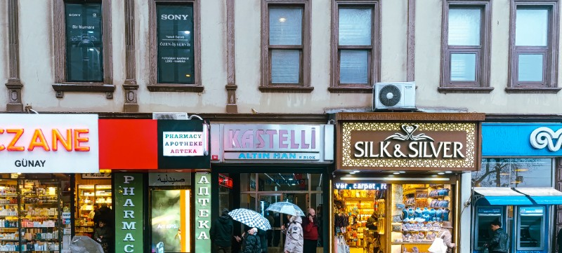 Sirkeci'nin Kalbinde, Kastelli Altın Han'da Karlı Bir Yatırım Fırsatı!