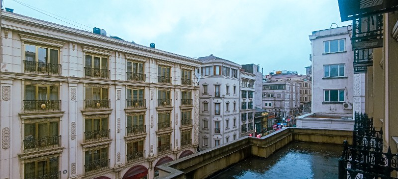 Sirkeci'nin Kalbinde, Kastelli Altın Han'da Karlı Bir Yatırım Fırsatı!