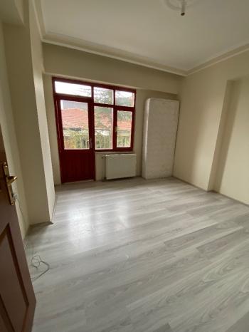 GÜVENAY- ÇORUM DR. İLHAN GÜREL CADDE ÜZERİ 4+1 KİRALIK DAİRE 