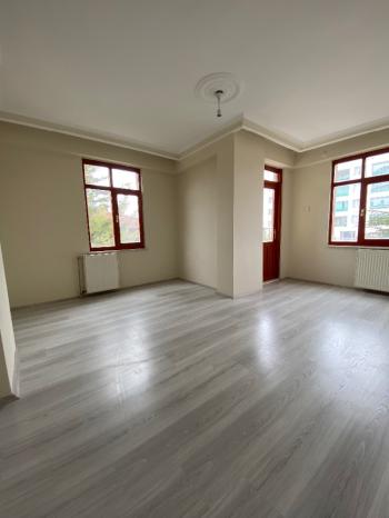 GÜVENAY- ÇORUM DR. İLHAN GÜREL CADDE ÜZERİ 4+1 KİRALIK DAİRE 