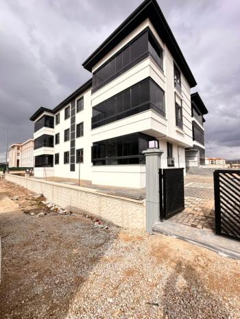 GÜVENAY - ÇORUM FEN LİSESİ CİVARI YARISI PEŞİN YARISI VADELİ  SATILIK 3+0 DAİRE 