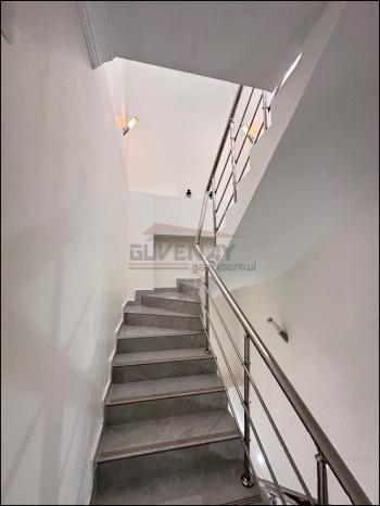 GÜVENAY - ÇORUM BİNEVLER ANA CADDE YANI 6+1 SATILIK TRİPLEKS  VİLLA