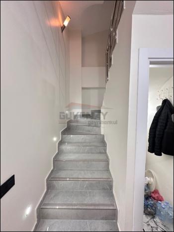 GÜVENAY - ÇORUM BİNEVLER ANA CADDE YANI 6+1 SATILIK TRİPLEKS  VİLLA