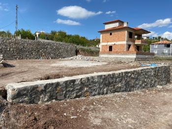 Güvenay - Çorum Osmancı Yolu Üzeri Sarmaşaya Gelmeden Sağda Villa Arsası