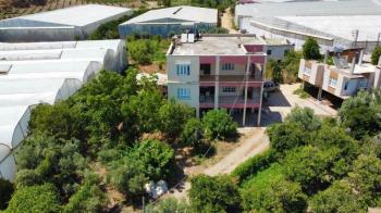 ANAMUR OVABAŞI KURULU DÜZEN MUZ SERASI VE 3 KATLI BİNA