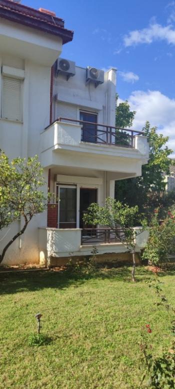 ANAMUR ÖRENDE DENİZE 200 METRE MESAFEDE TRİPLEKS SATILIK YAZLIK