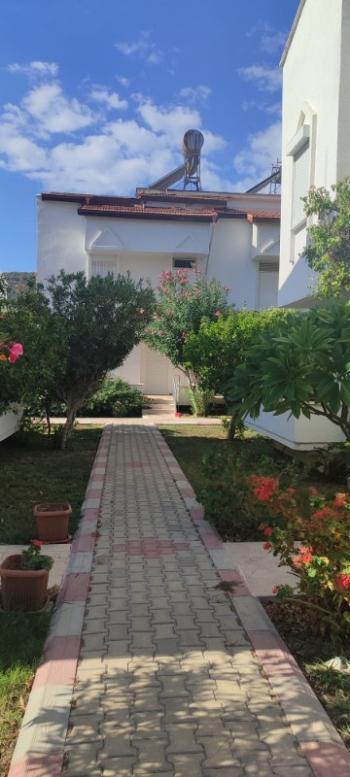ANAMUR ÖRENDE DENİZE 200 METRE MESAFEDE TRİPLEKS SATILIK YAZLIK