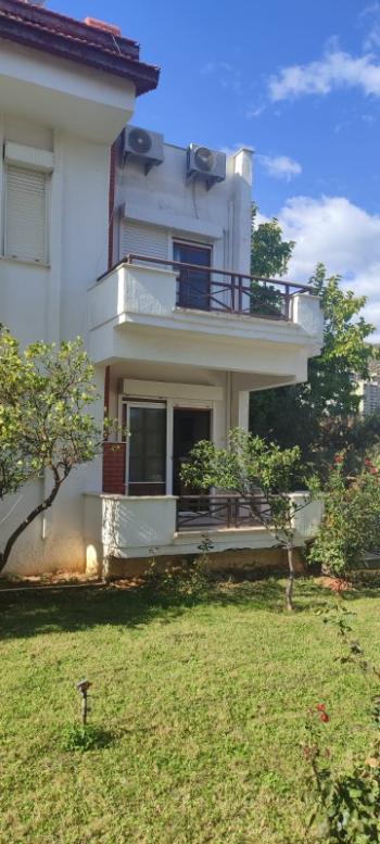ANAMUR ÖRENDE DENİZE 200 METRE MESAFEDE TRİPLEKS SATILIK YAZLIK