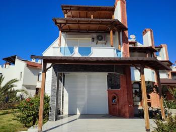 MERSİN BOZYAZININ EN GÖZDE SİTE İÇİNDE DENİZE SIFIR TRİPLEKS