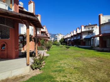 MERSİN BOZYAZININ EN GÖZDE SİTE İÇİNDE DENİZE SIFIR TRİPLEKS