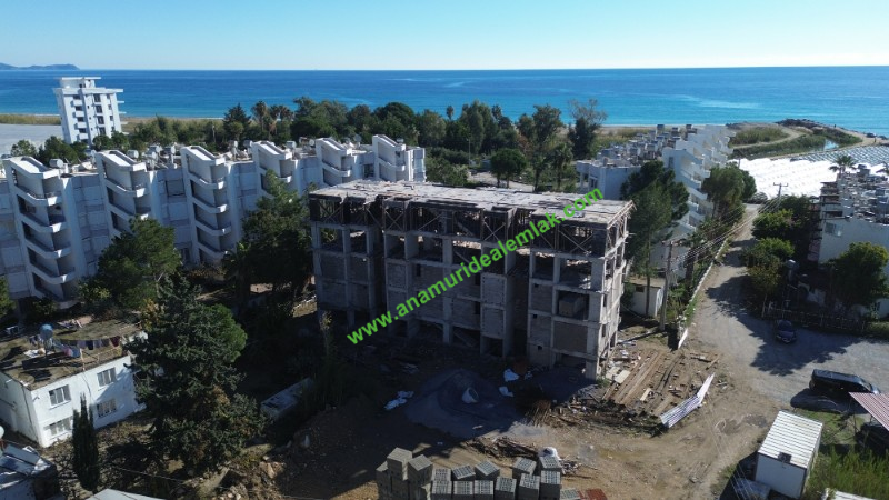 ANAMUR CERENLER MEVKİİNDE SATILIK DENİZE ÇOK YAKIN 1+1 DAİRELER