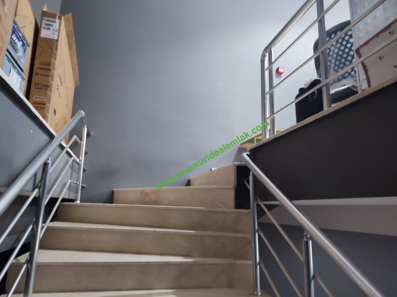 ANAMUR D 400 ÜZERİ SATILIK 900 M2 MAĞAZA