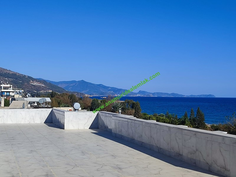 ANAMUR'DA DENİZ MANZARALI SATILIK OTEL