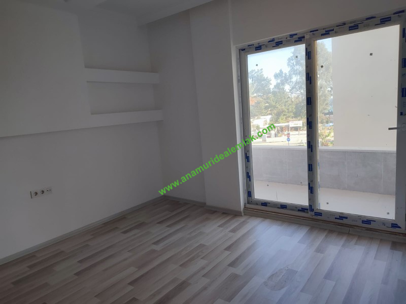 ANAMUR'DA DENİZ MANZARALI SATILIK OTEL