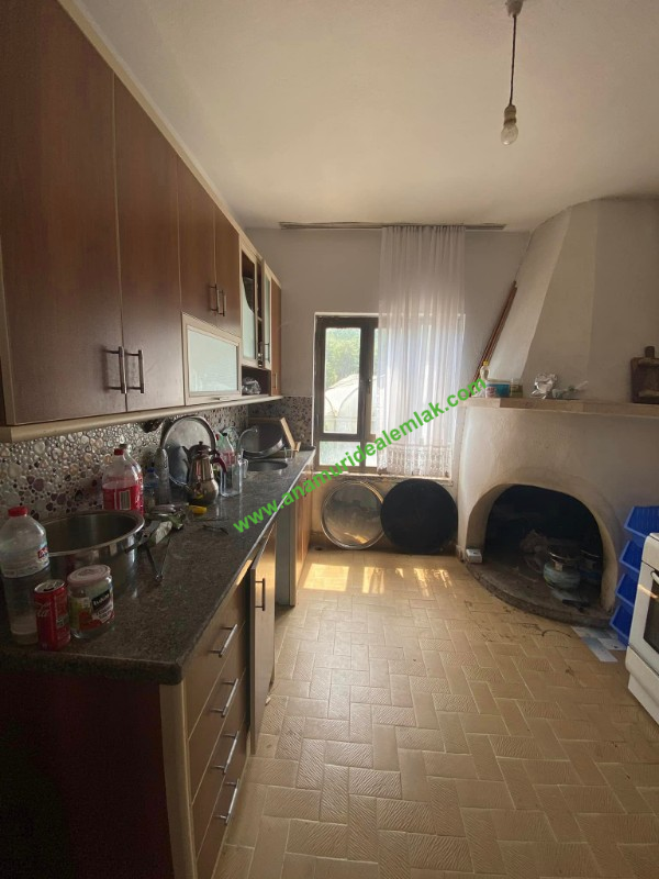 ANAMUR OVABAŞI KURULU DÜZEN MUZ SERASI VE 3 KATLI BİNA