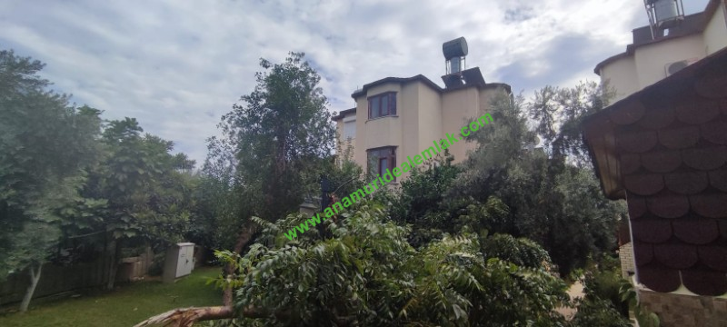 ANAMUR KARDELEN SİTESİNDE SATILIK TRİPLEKS 