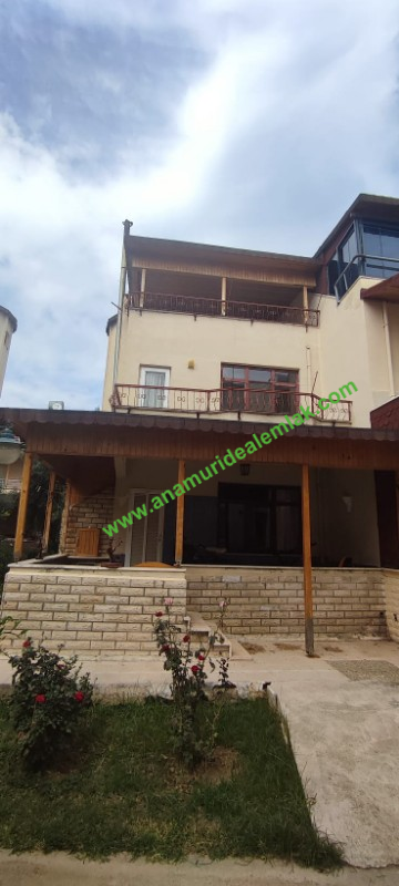 ANAMUR KARDELEN SİTESİNDE SATILIK TRİPLEKS 