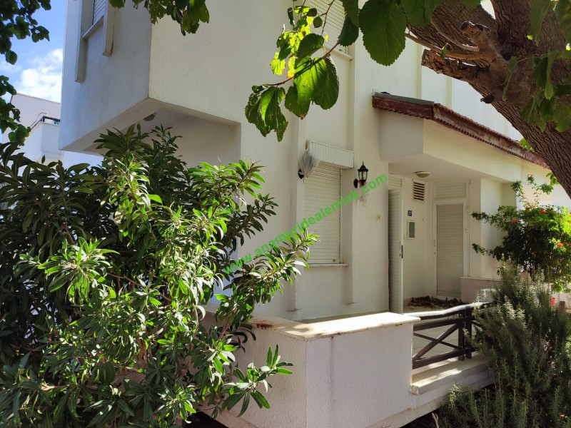 ANAMUR ÖRENDE DENİZE 200 METRE MESAFEDE TRİPLEKS SATILIK YAZLIK