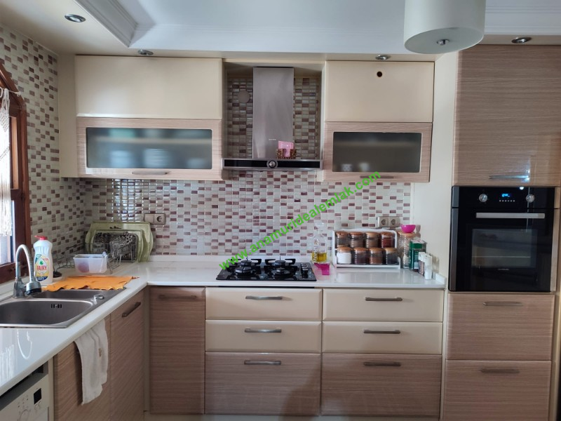 MERSİN BOZYAZININ EN GÖZDE SİTE İÇİNDE DENİZE SIFIR TRİPLEKS