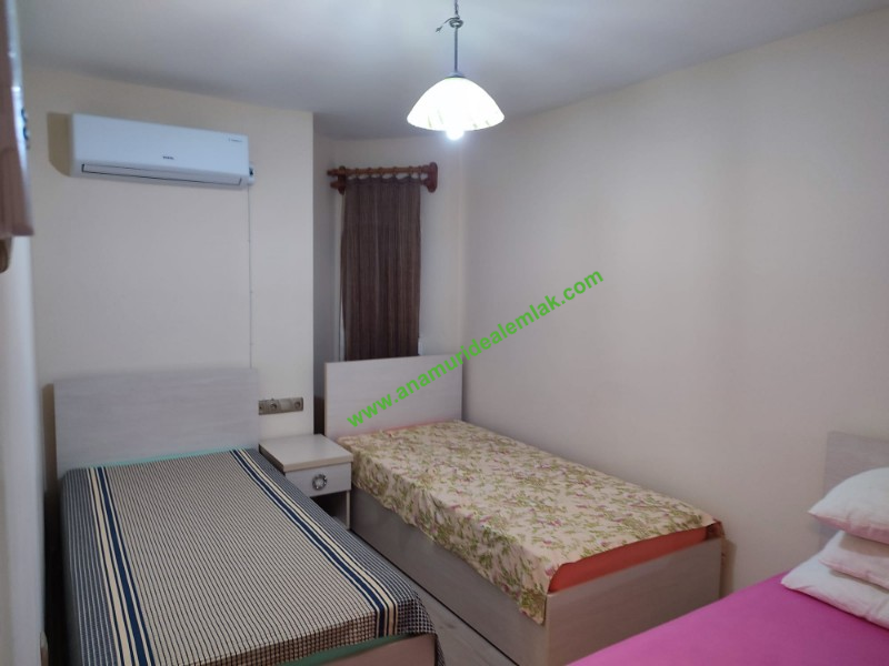 MERSİN BOZYAZININ EN GÖZDE SİTE İÇİNDE DENİZE SIFIR TRİPLEKS