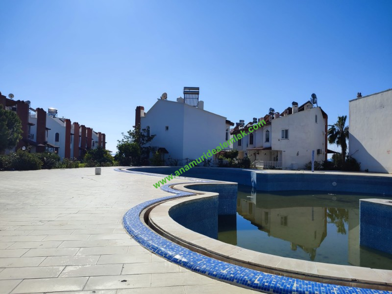 MERSİN BOZYAZININ EN GÖZDE SİTE İÇİNDE DENİZE SIFIR TRİPLEKS