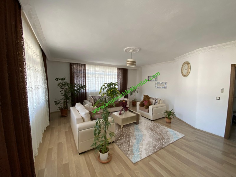 ŞEHİR MERKEZİ SATILIK 3+1 150 METREKARE ASANSÖRLÜ DAİRE