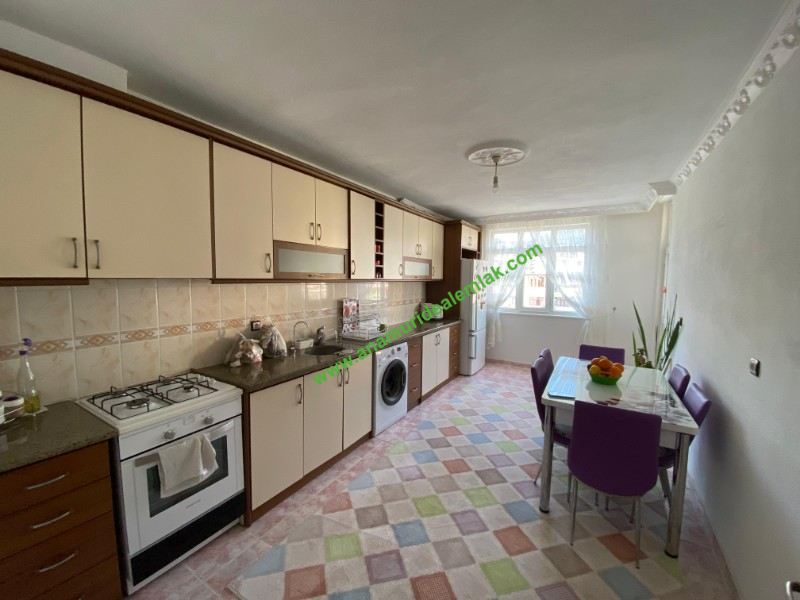 ŞEHİR MERKEZİ SATILIK 3+1 150 METREKARE ASANSÖRLÜ DAİRE