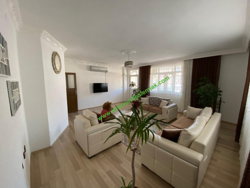 ŞEHİR MERKEZİ SATILIK 3+1 150 METREKARE ASANSÖRLÜ DAİRE