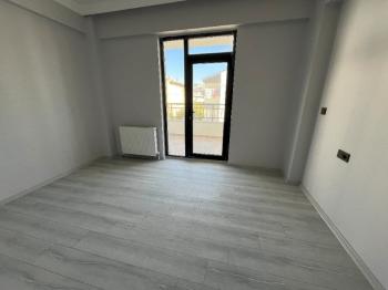 KAHVECİOĞLU EMLAK'DAN ZAFER CAD SATILIK DAİRE 4+1