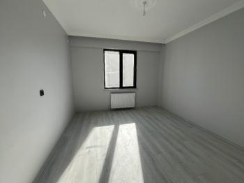 KAHVECİOĞLU EMLAK'DAN ZAFER CAD SATILIK DAİRE 4+1