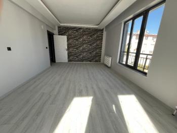 KAHVECİOĞLU EMLAK'DAN ZAFER CAD SATILIK DAİRE 4+1