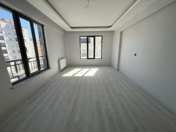 KAHVECİOĞLU EMLAK'DAN ZAFER CAD SATILIK DAİRE 4+1
