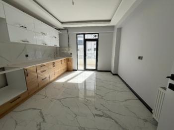 KAHVECİOĞLU EMLAK'DAN ZAFER CAD SATILIK DAİRE 4+1