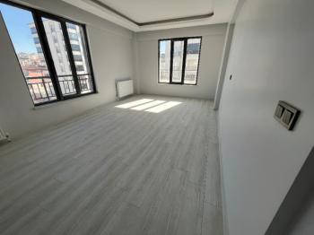 KAHVECİOĞLU EMLAK'DAN ZAFER CAD SATILIK DAİRE 4+1