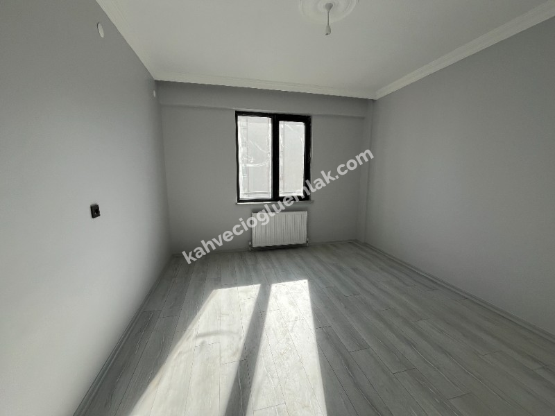 KAHVECİOĞLU EMLAK'DAN ZAFER CAD SATILIK DAİRE 4+1