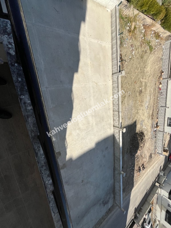 KAHVECİOĞLU EMLAK'DAN ZAFER CAD SATILIK DAİRE 4+1