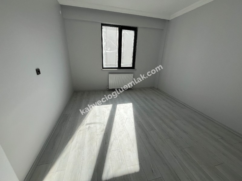 KAHVECİOĞLU EMLAK'DAN ZAFER CAD SATILIK DAİRE 4+1