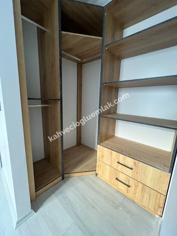 KAHVECİOĞLU EMLAK'DAN ZAFER CAD SATILIK DAİRE 4+1